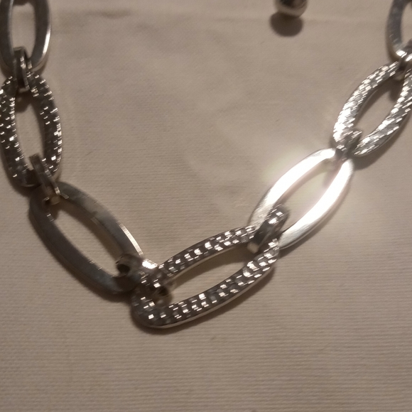 Kohl's chunky long link necklace 22+3 inches long. - Picture 2 of 4